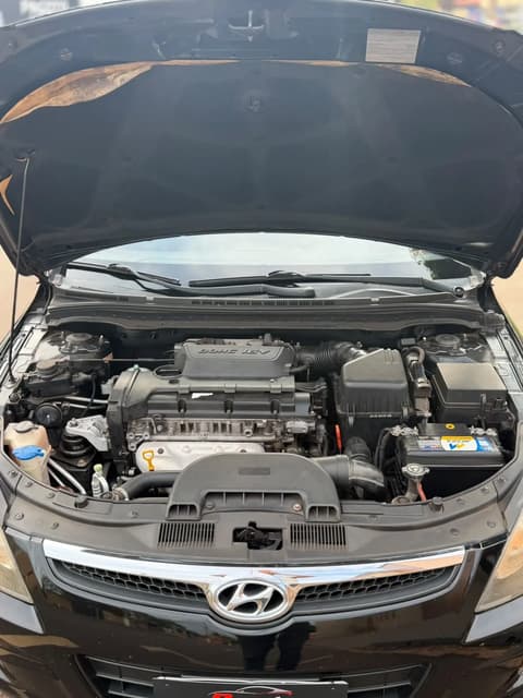 HYUNDAI I30 2.0 — foto 2