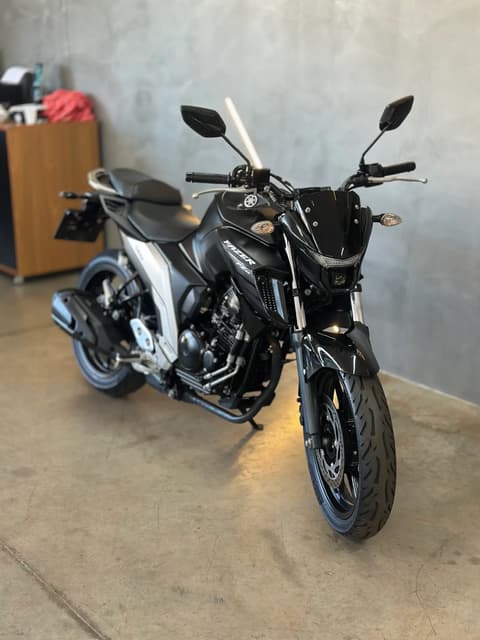 YAMAHA FZ25 FAZER — foto 2