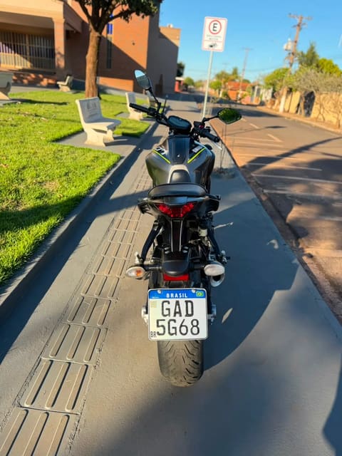 YAMAHA MT07 — foto 4