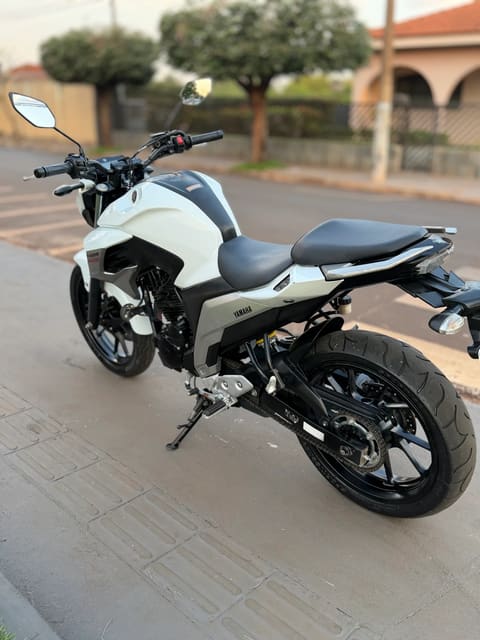 YAMAHA FZ25 FAZER — foto 6