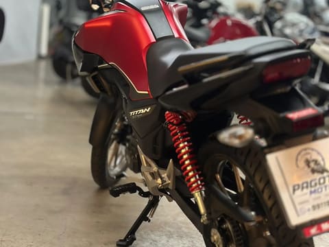 Honda  Titan 160 50 anos  — foto 3