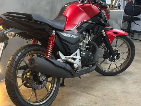 Honda  Titan 160 50 anos  — foto 2