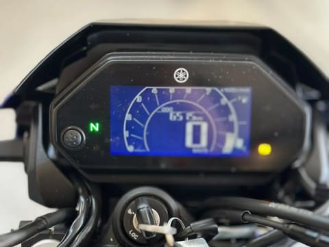 YAMAHA FZ25 FAZER — foto 5