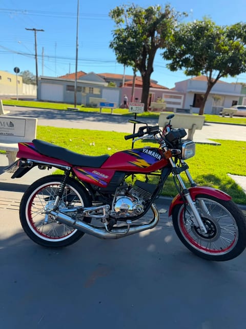 YAMAHA RD 135 — foto 1