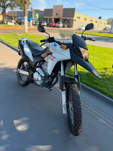 HONDA XRE 300 — foto 3