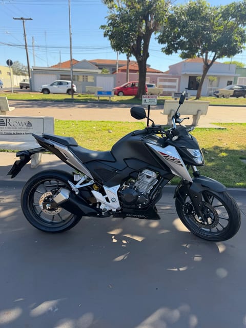 HONDA CB300F TWISTER CBS — foto 10