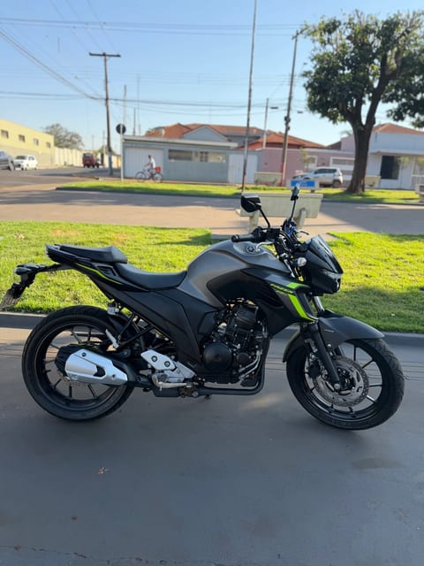 YAMAHA FZ25 FAZER — foto 2