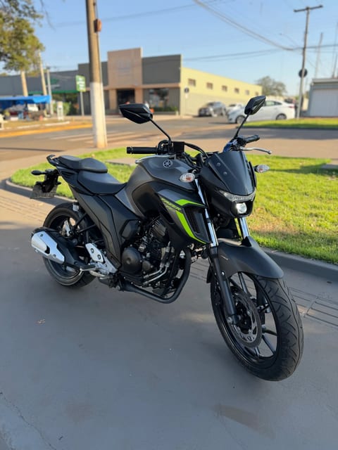 YAMAHA FZ25 FAZER — foto 3