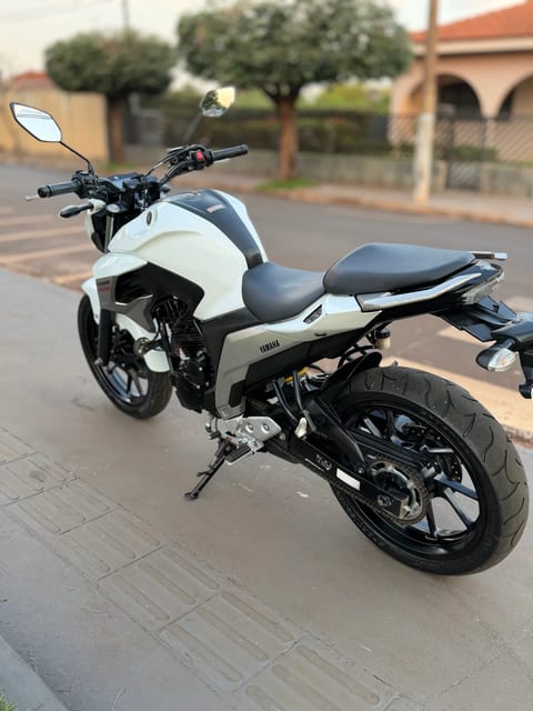YAMAHA FZ25 FAZER — foto 6